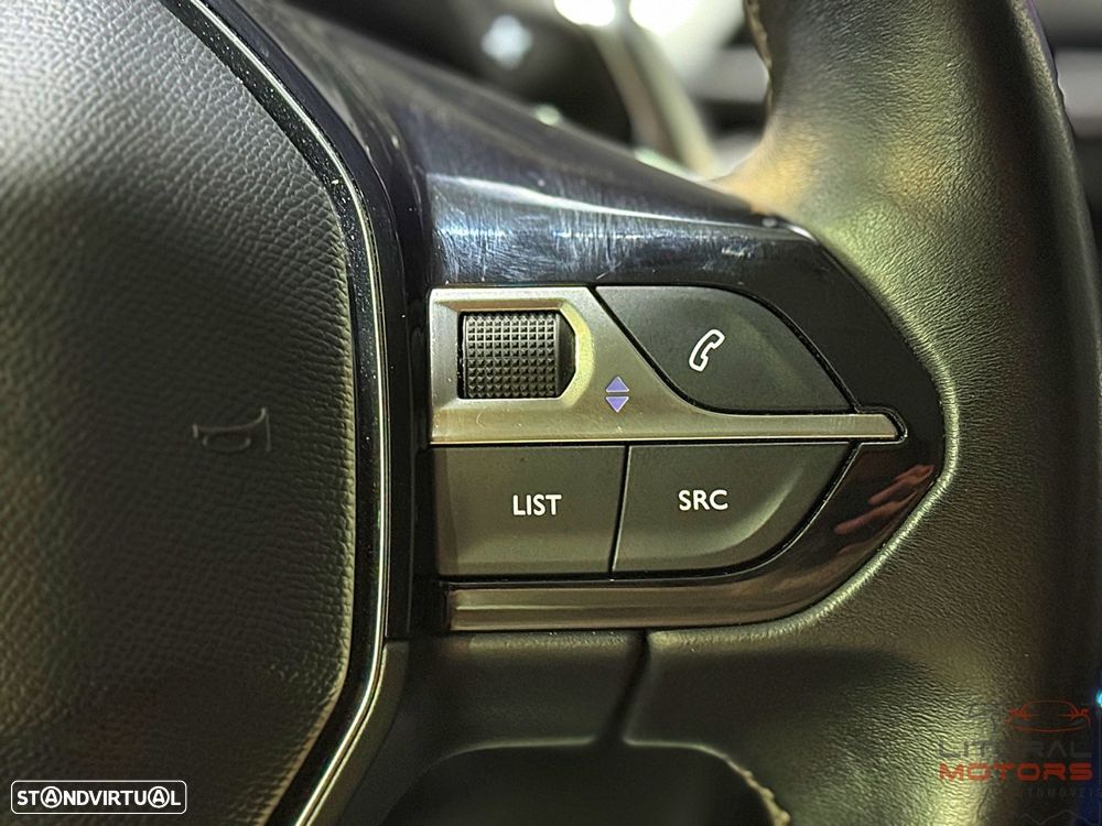 Peugeot 3008 1.2 PureTech Allure Pack EAT8 - 26