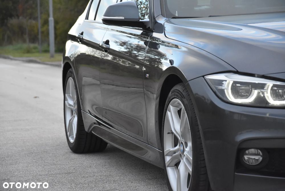 BMW Seria 3 320i Edition M Sport Shadow - 19