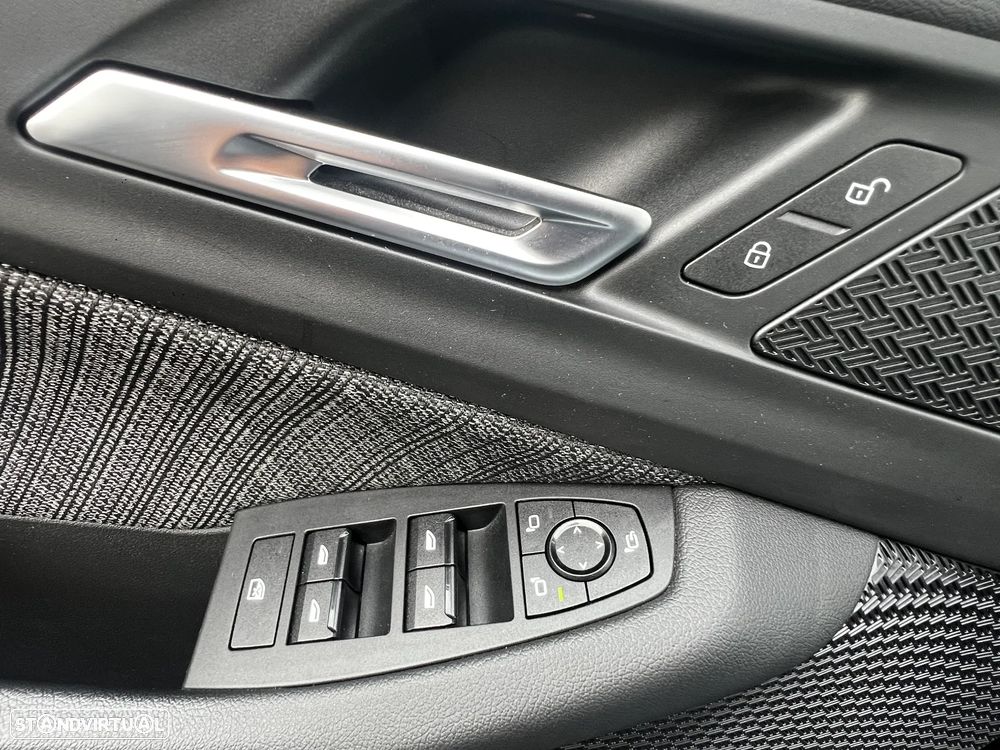 BMW 218 Active Tourer i Auto - 18