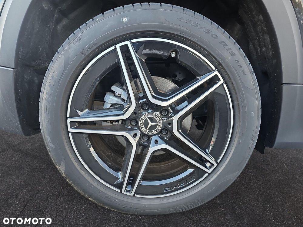 Mercedes-Benz GLB - 9