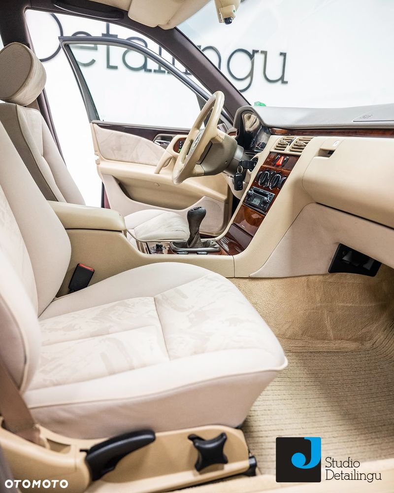 Mercedes-Benz Klasa E 200 Elegance - 17