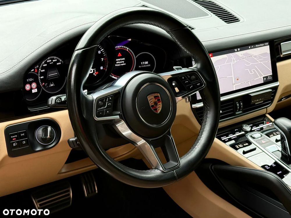 Porsche Cayenne S - 16