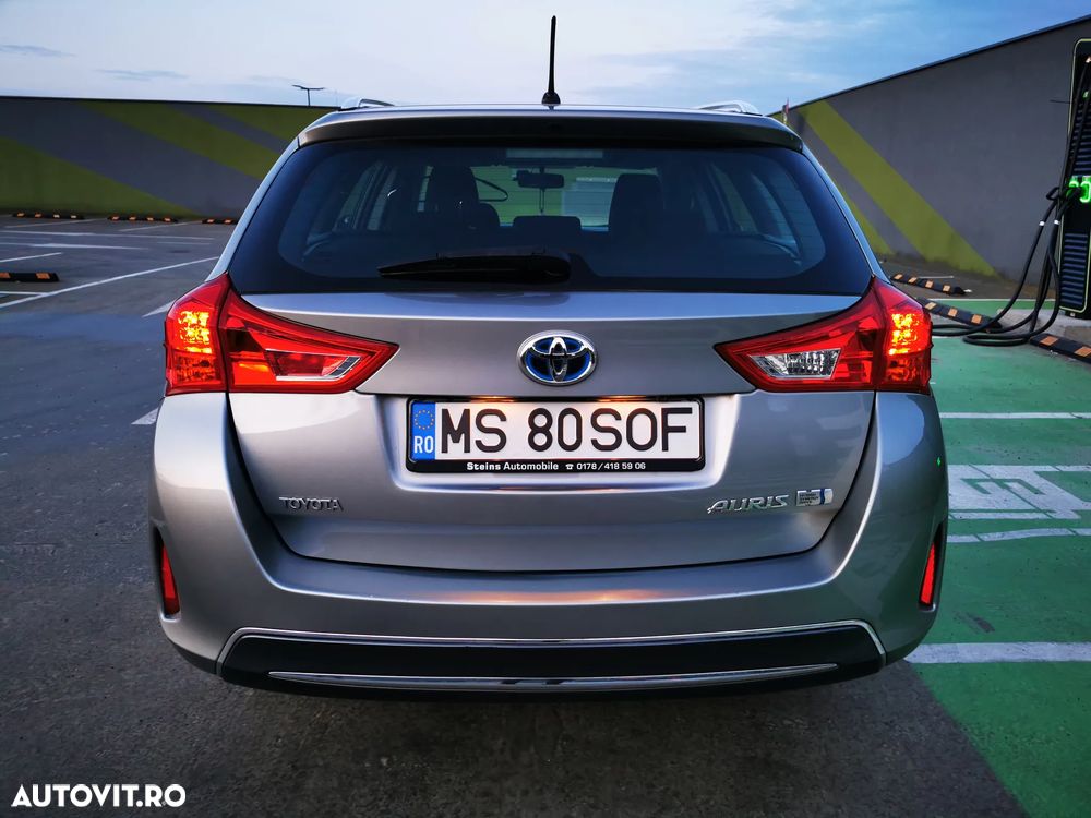 Toyota Auris 1.8 L VVT-i Luna - 3