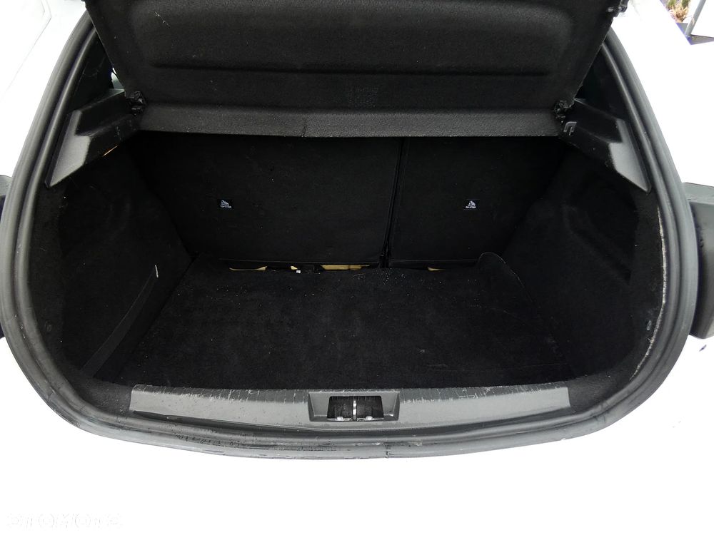 Peugeot 208 1.2 PureTech Active - 6