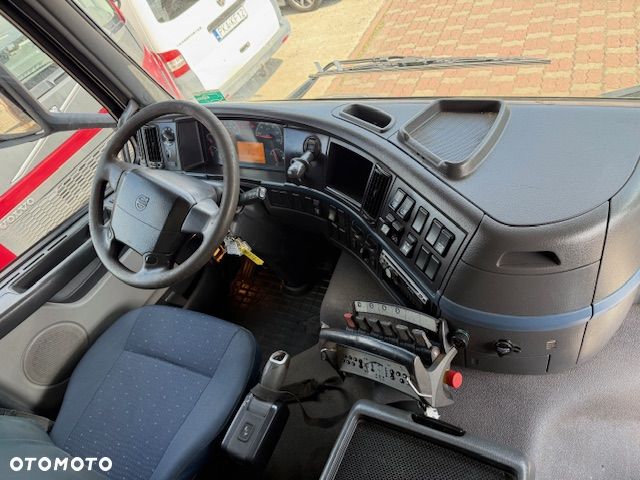Volvo FM 300 6x2 Hds Hiab 144 - 10