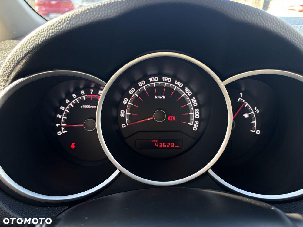 Kia Venga 1.6 M - 10