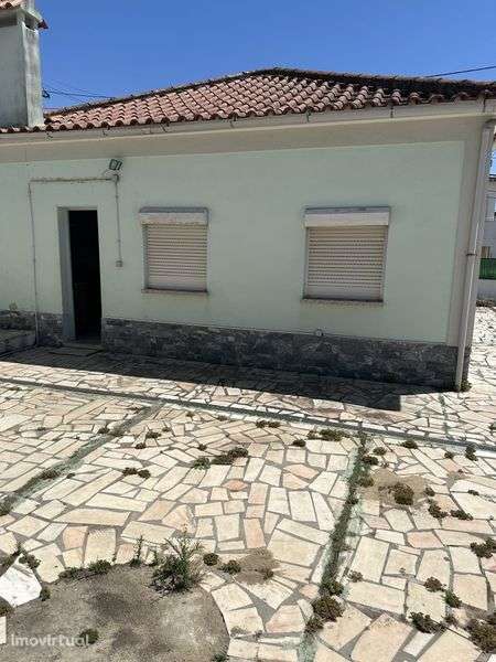 Vivenda t2 Sobreda - Grande imagem: 2/3