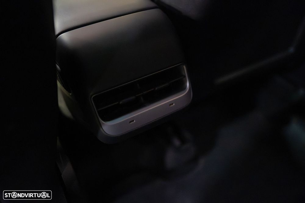 Tesla Model Y RWD - 36