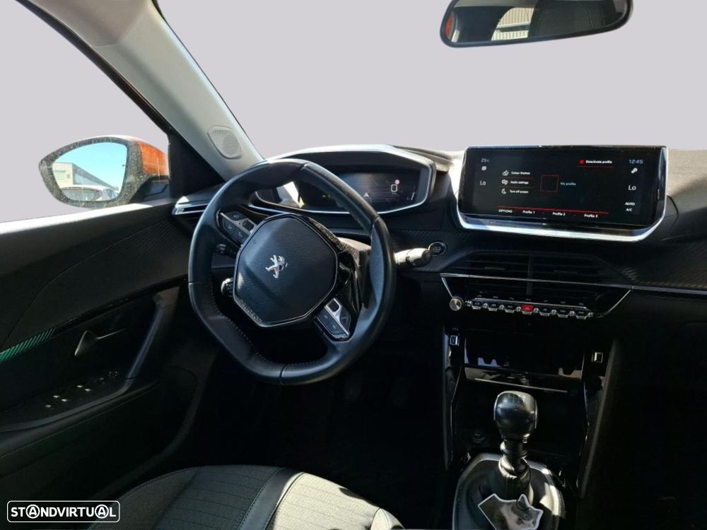 Peugeot 2008 - 4