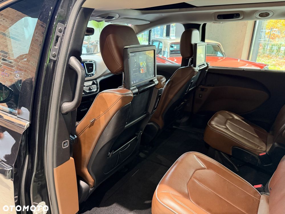 Chrysler Pacifica - 27