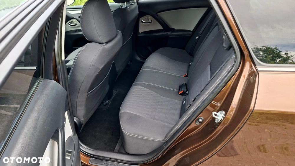 Toyota Avensis 2.0 D-4D Premium - 25