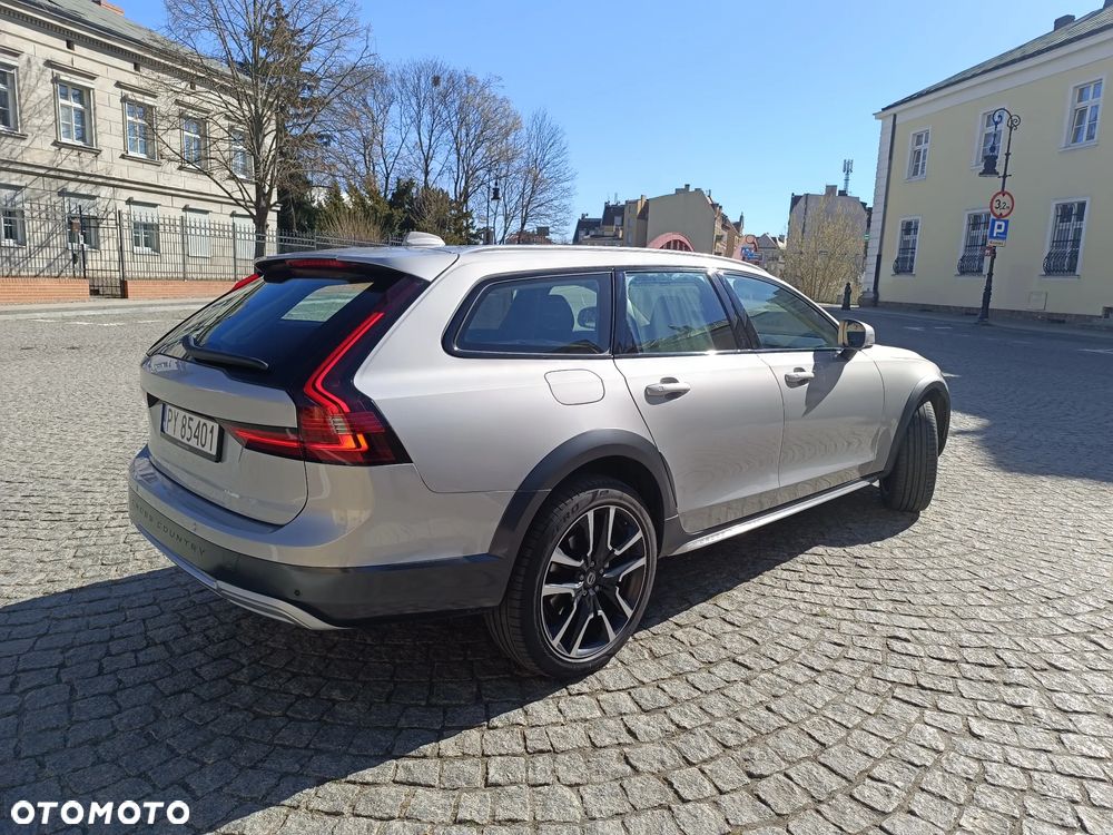 Volvo V90 D5 AWD Momentum Pro - 4