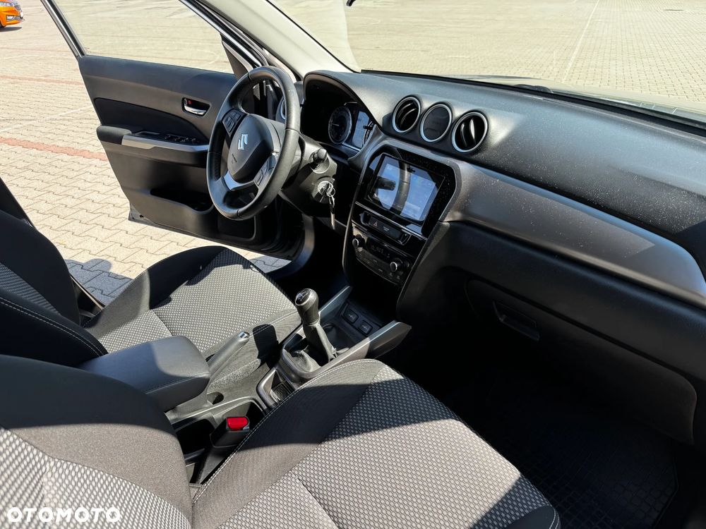 Suzuki Vitara 1.0 Boosterjet Premium 2WD - 17