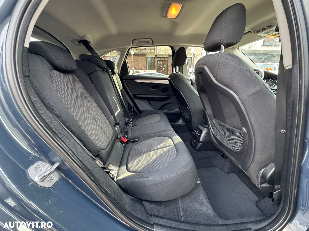 BMW Seria 2 218i - 11