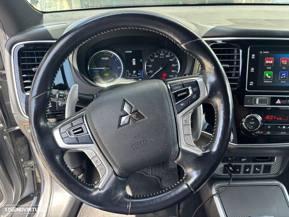 Mitsubishi Outlander - 4