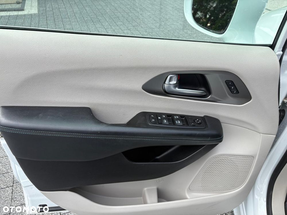 Chrysler Pacifica - 9