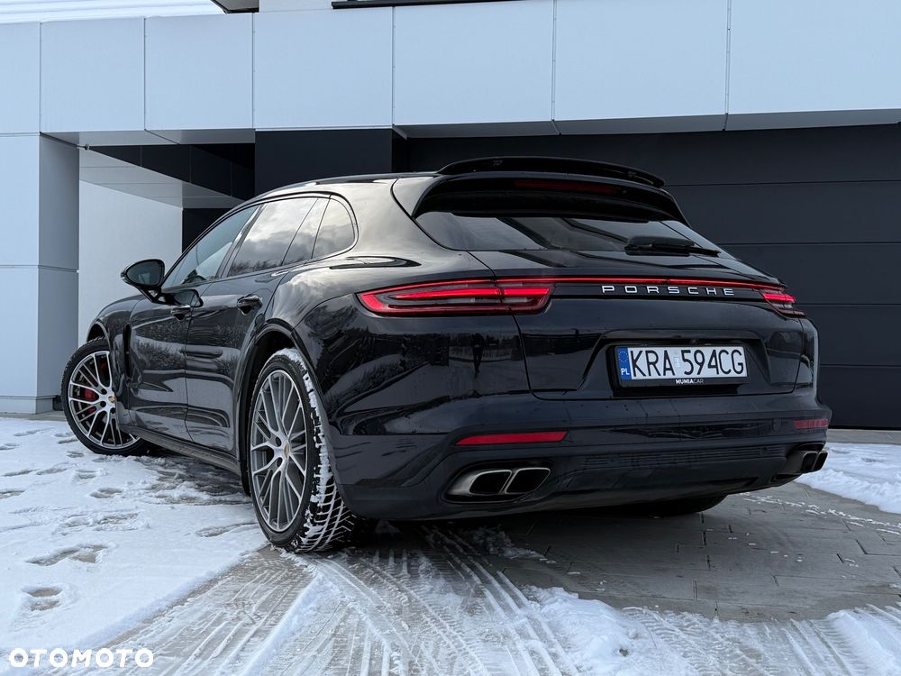 Porsche Panamera Turbo - 12