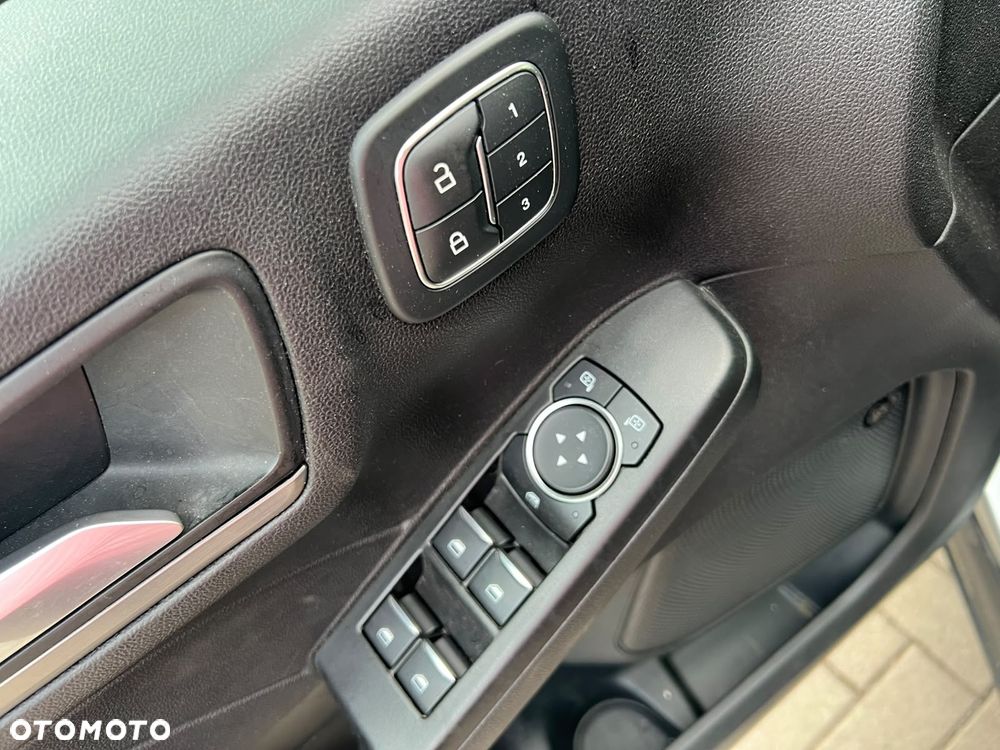 Ford Escape 2.0 EcoBoost AWD Titanium - 28