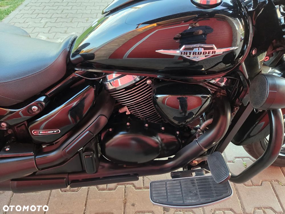 Suzuki Intruder - 13