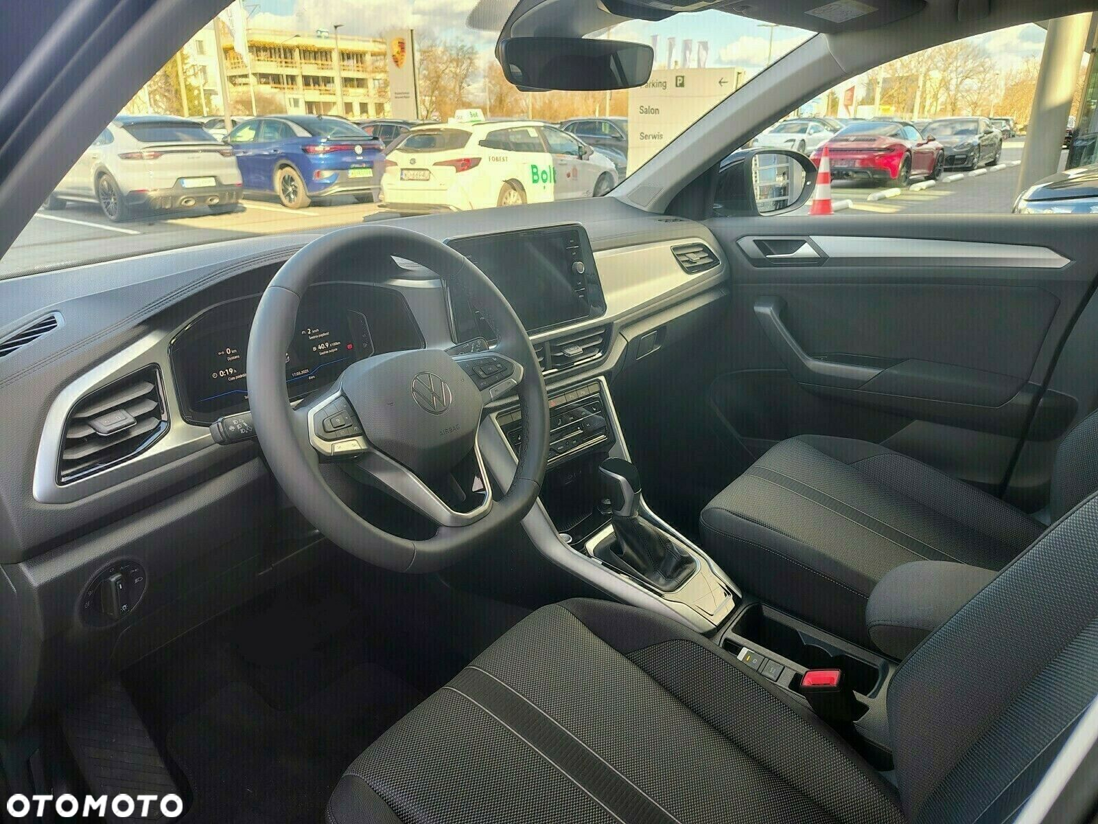 Volkswagen T-Roc - 10
