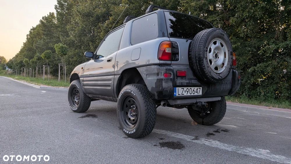 Toyota RAV4 2.0 - 12