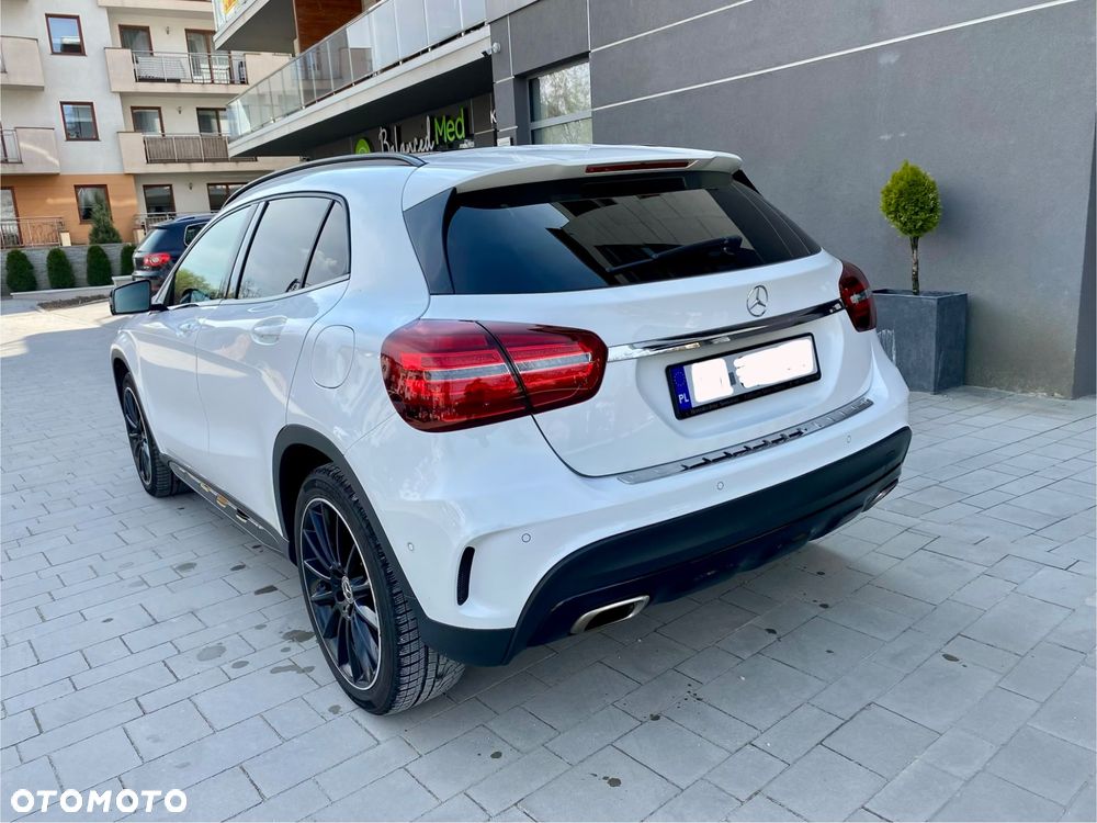 Mercedes-Benz GLA 200 7G-DCT AMG Line - 17