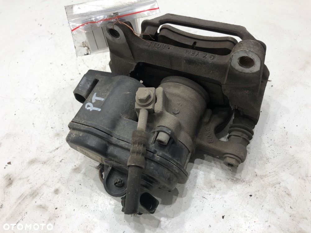 ZACISK PRAWY TYŁ  AUDI Q5 (FYB, FYG) 2016 - 2022 40 TDI quattro 140 kW [190 KM] olej napędowy 2018 - 4