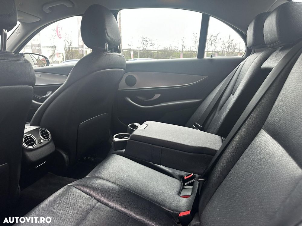 Mercedes-Benz E - 27