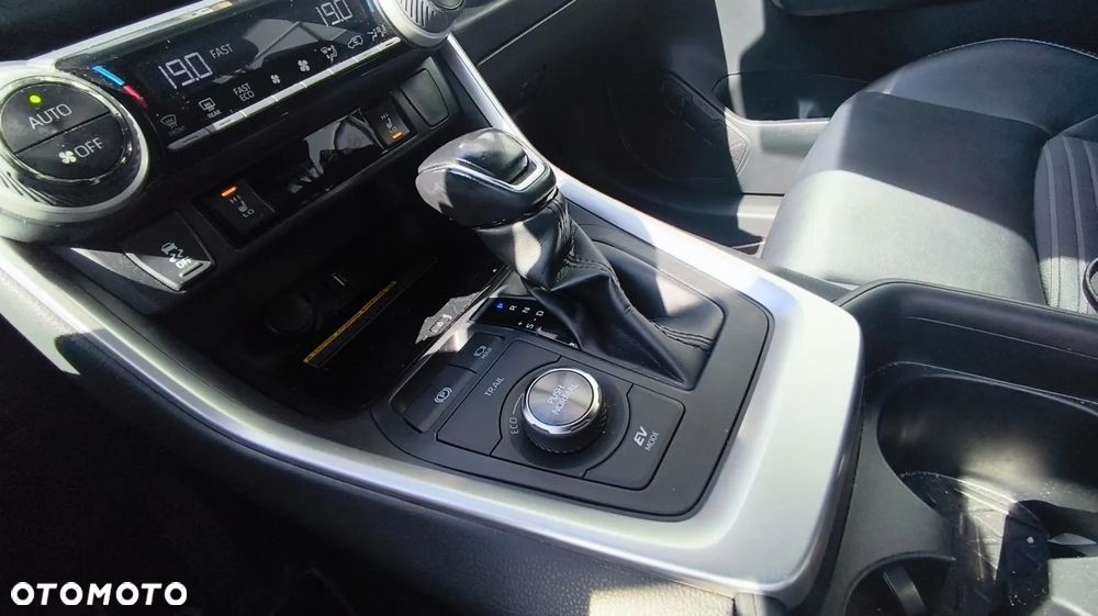 Toyota RAV4 2.5 Hybrid Black Edition by JBL 4x4 - 15