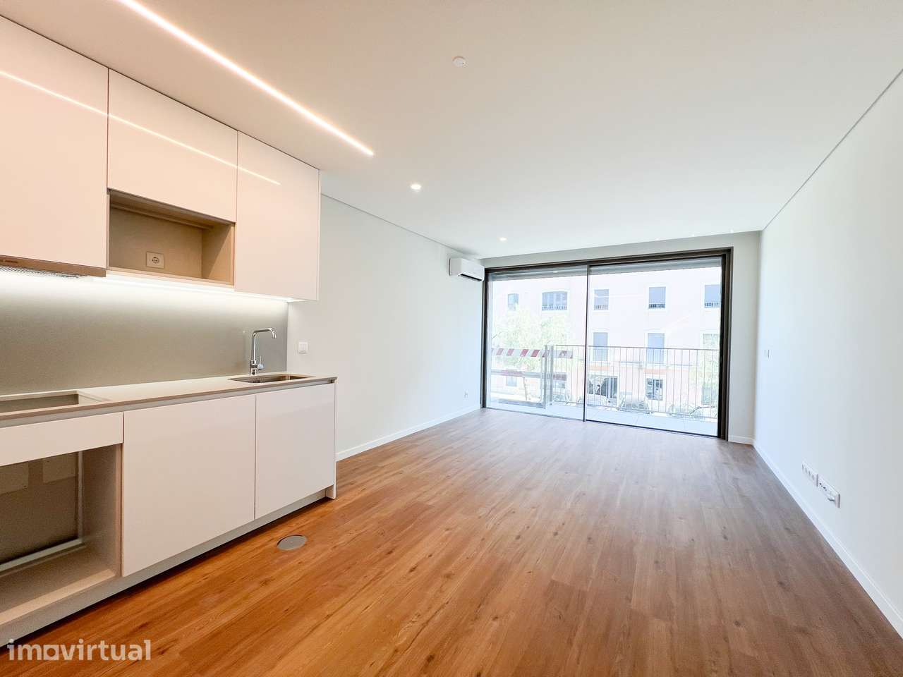 Apartamento T2 Novo c/ Varanda e Lugar de Garagem -Oliveira do Douro - Grande imagem: 3/13