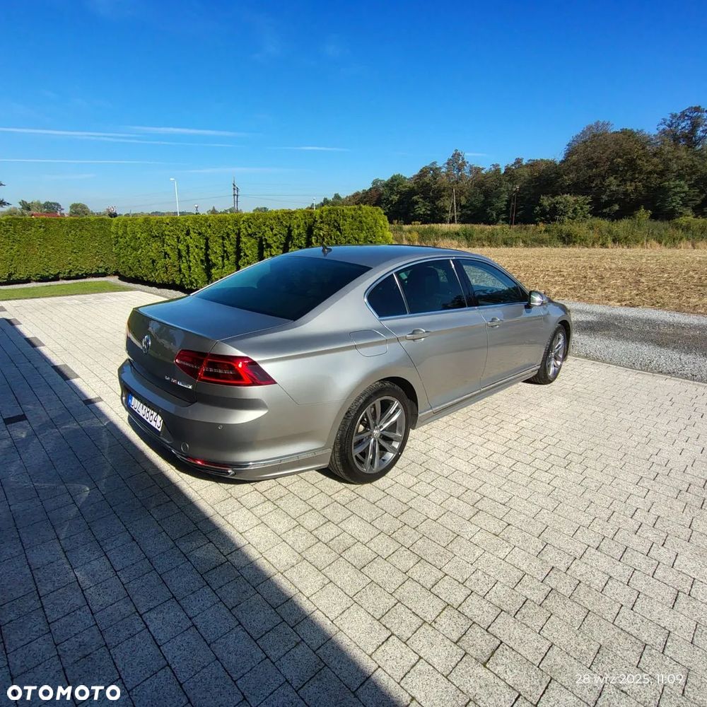 Volkswagen Passat - 4