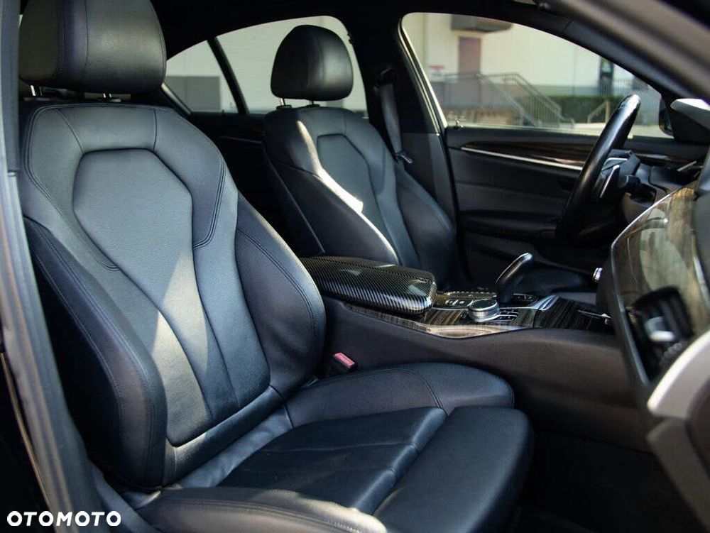 BMW Seria 5 530i xDrive Luxury Line sport - 24