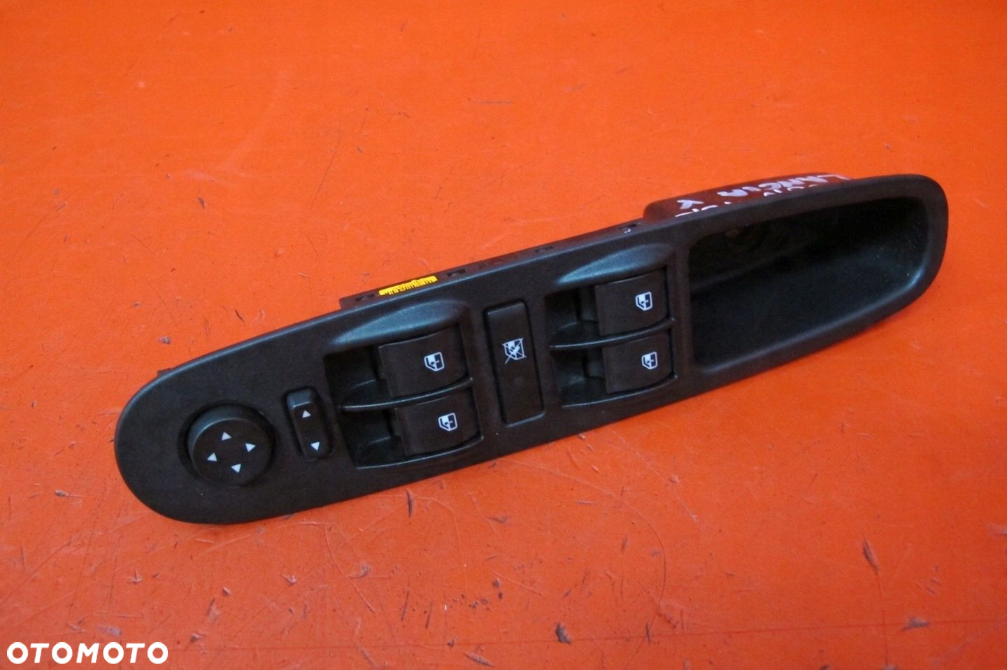 Lancia Ypsilon 3 III 312 11- PANEL PRZEŁĄCZNIK SZYB LEWY PRZÓD 735531346 - 2