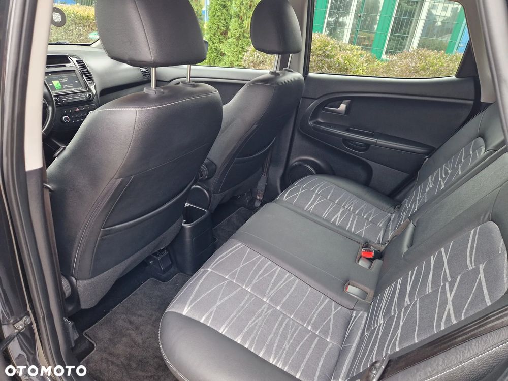 Kia Venga - 36