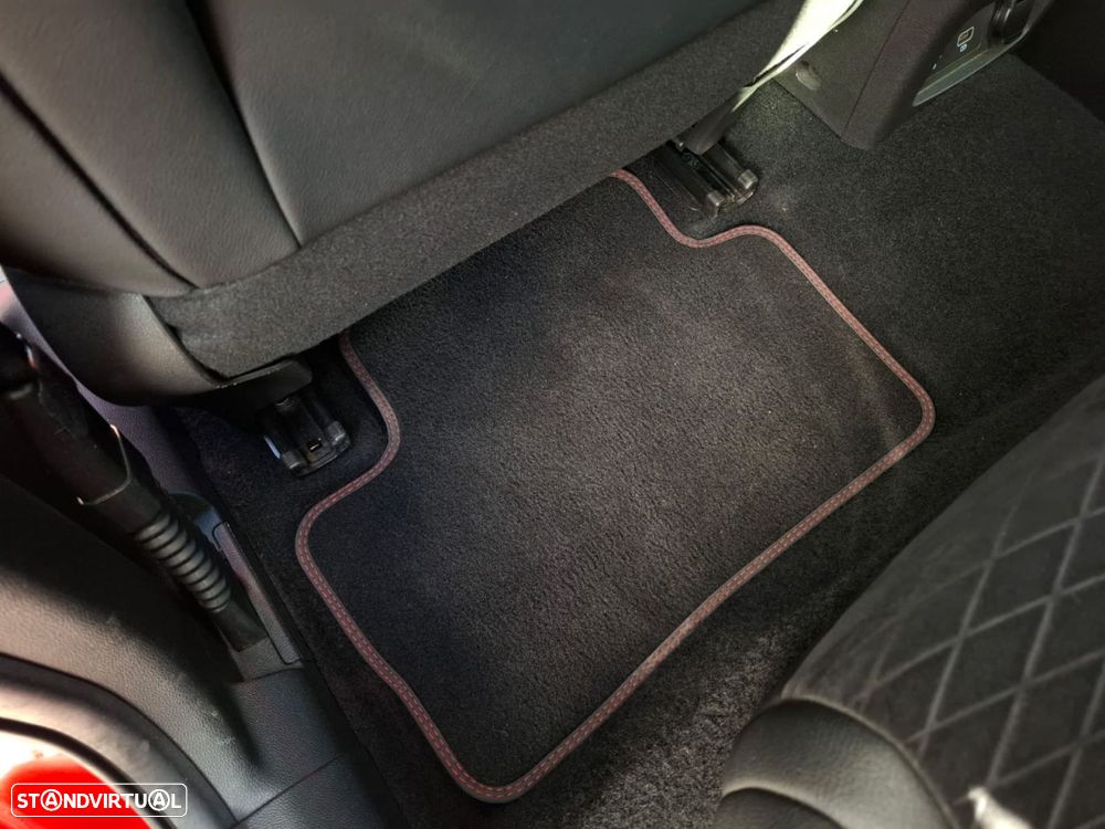 Renault Kadjar 1.3 TCe Black Edition EDC - 32