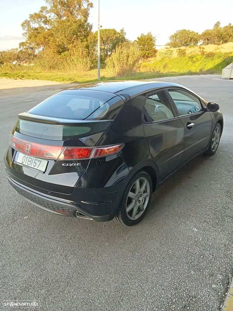 Honda Civic 1.8 Executive - 4