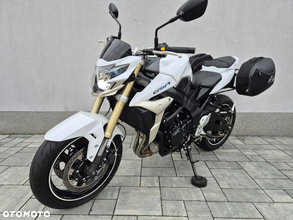 Suzuki GSR