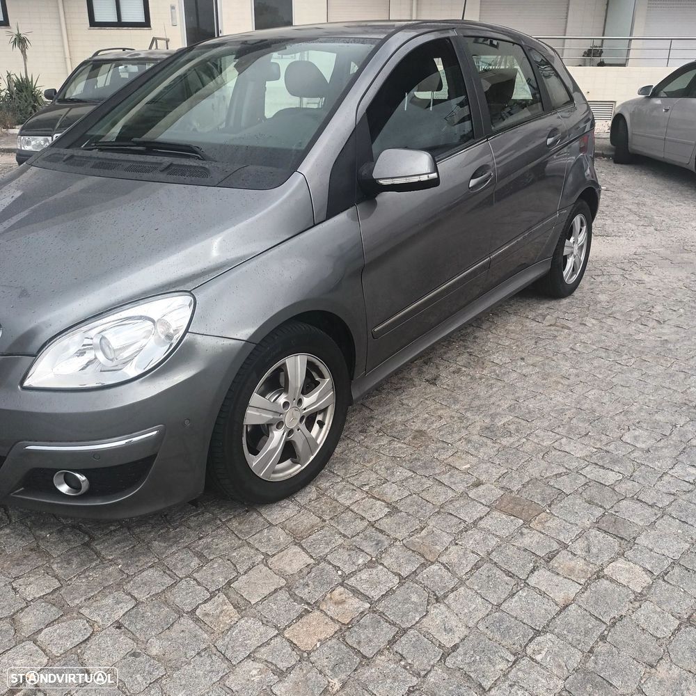 Mercedes-Benz B 180 CDI - 2