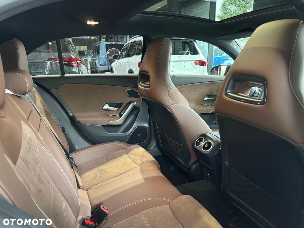 Mercedes-Benz Klasa A 220 4-Matic AMG Line 8G-DCT - 9