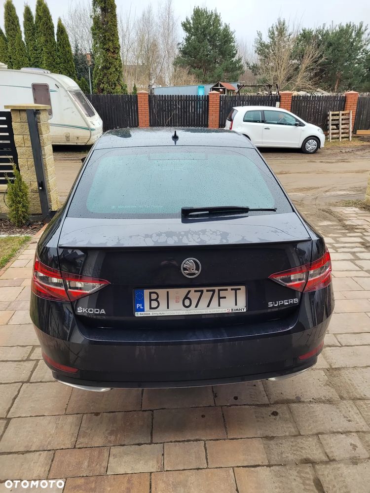 Skoda Superb 2.0 TDI Sportline DSG - 5