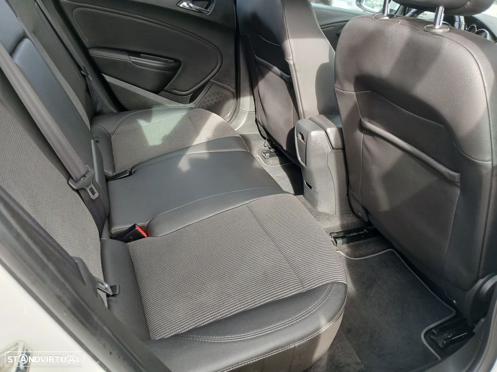 Opel Astra Sports Tourer 1.4 T Cosmo - 22