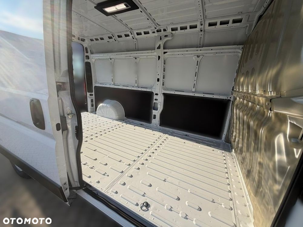 Opel Movano - 8