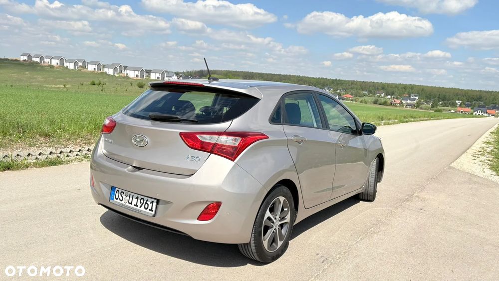 Hyundai i30 1.6 CRDI Intro Edition - 9