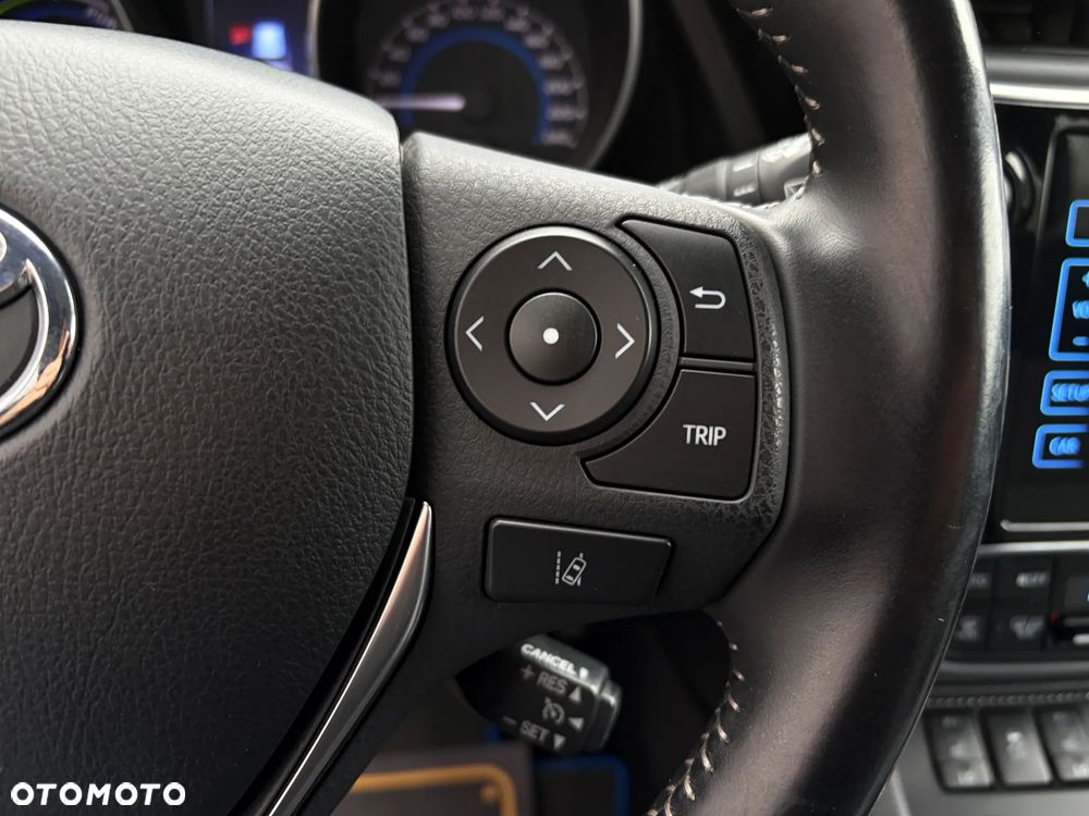 Toyota Auris Hybrid 135 Freestyle - 24