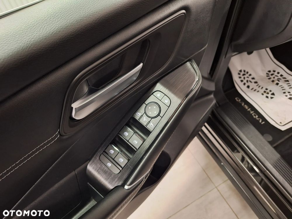 Nissan Qashqai 1.3 DIG-T MHEV N-Connecta - 31