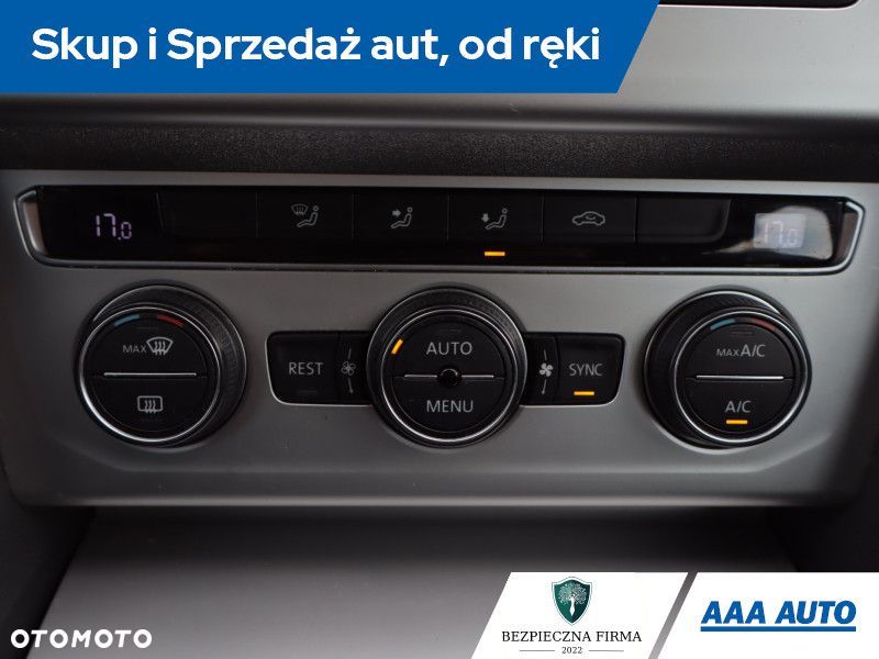 Volkswagen Passat Variant - 15