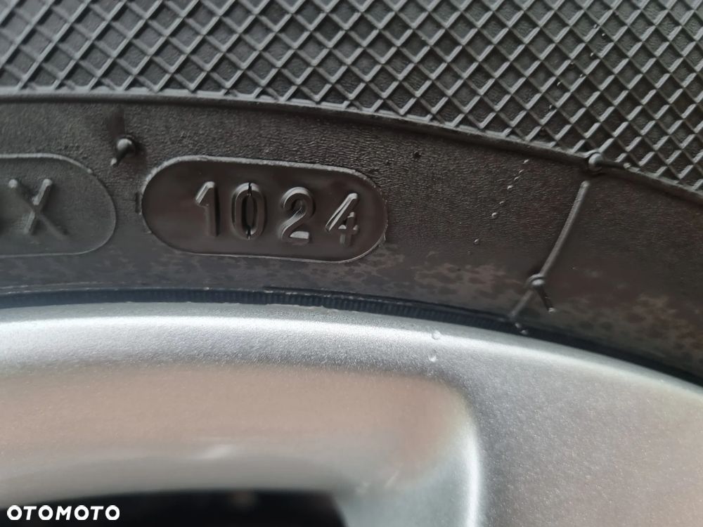 Opel Corsa 1.4 16V Cosmo - 28