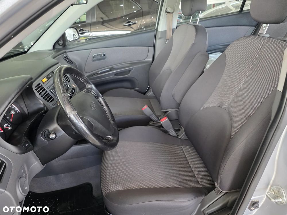Kia Rio - 7