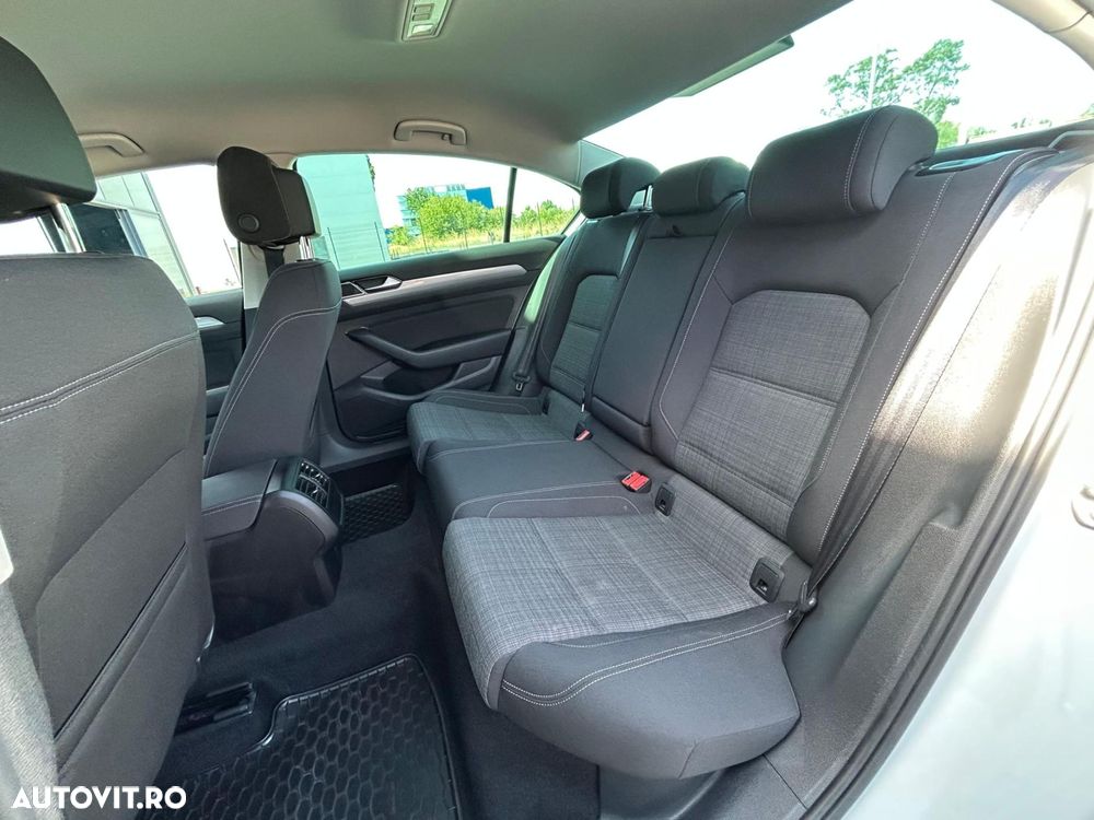 Volkswagen Passat 2.0 TDI DSG Comfortline - 16