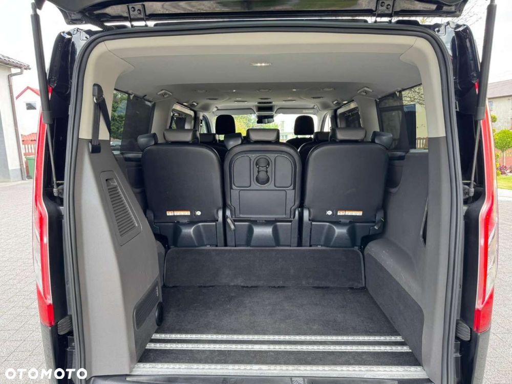 Ford Tourneo Custom - 39